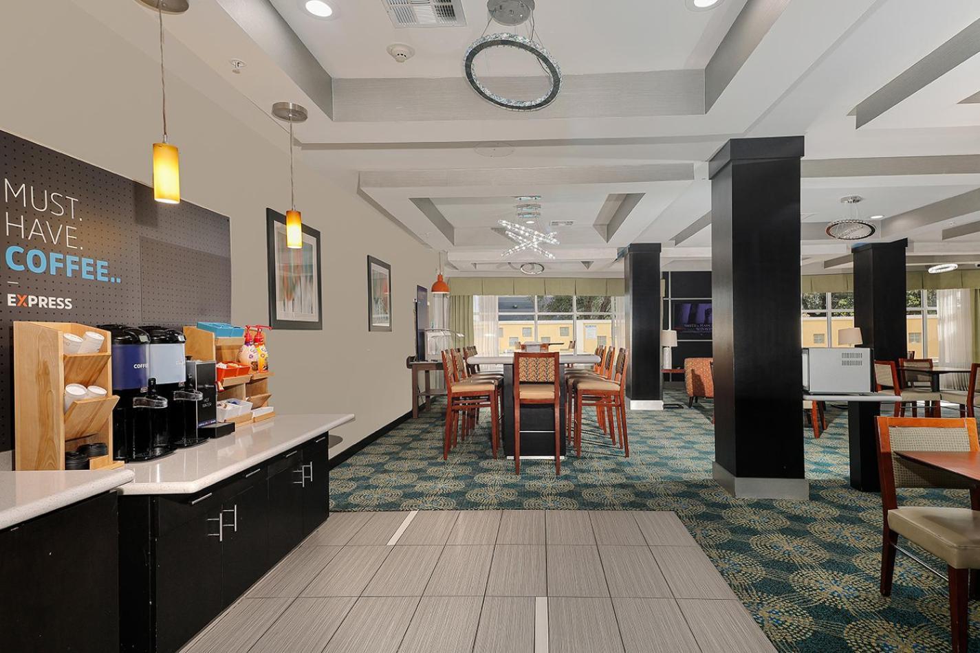 Holiday Inn Express & Suites Houston Northwest-Brookhollow By Ihg Dış mekan fotoğraf