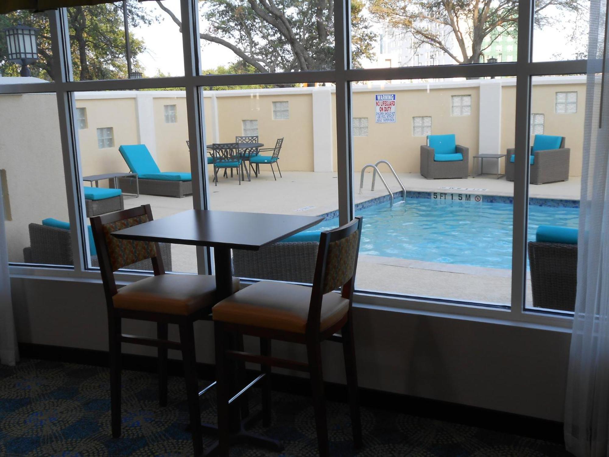 Holiday Inn Express & Suites Houston Northwest-Brookhollow By Ihg Dış mekan fotoğraf